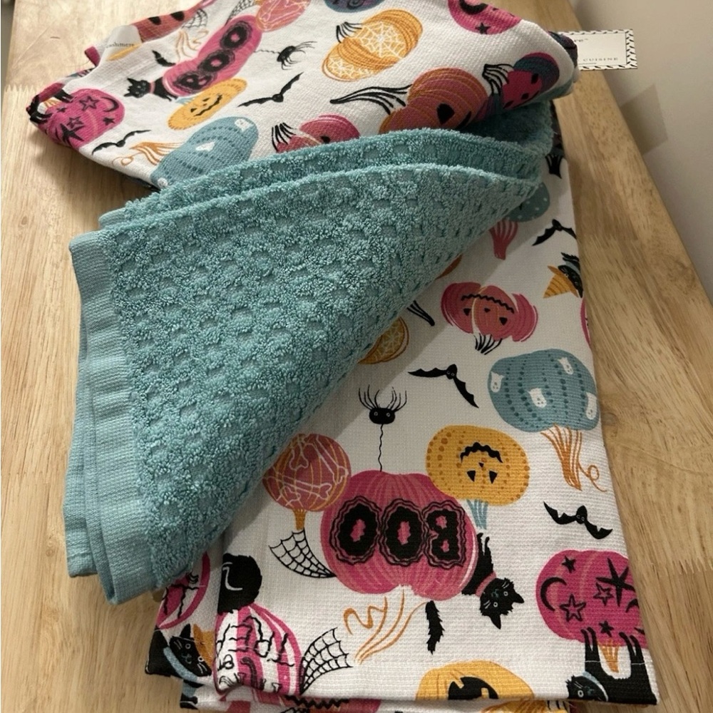 ⭐️ 2/$50 Cupcakes & Cashmere Halloween Kitchen Towels Ghost Pumpkin Cats - Picture 3 of 4
